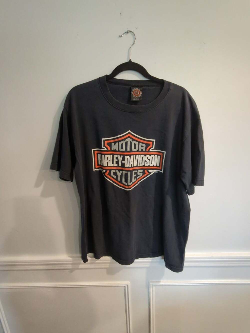 Vintage Y2K Harley-Davidson Bar & Shield Logo Graphic T-Shirt